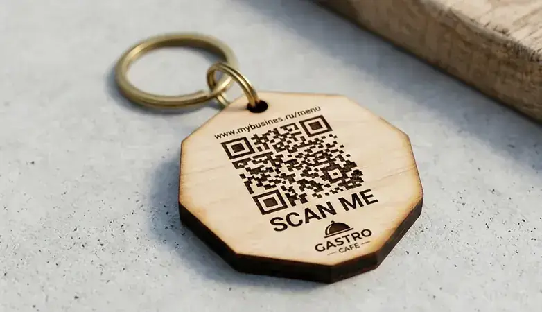 Брелок с QR-кодом (ссылка/меню/контакты) на заказ